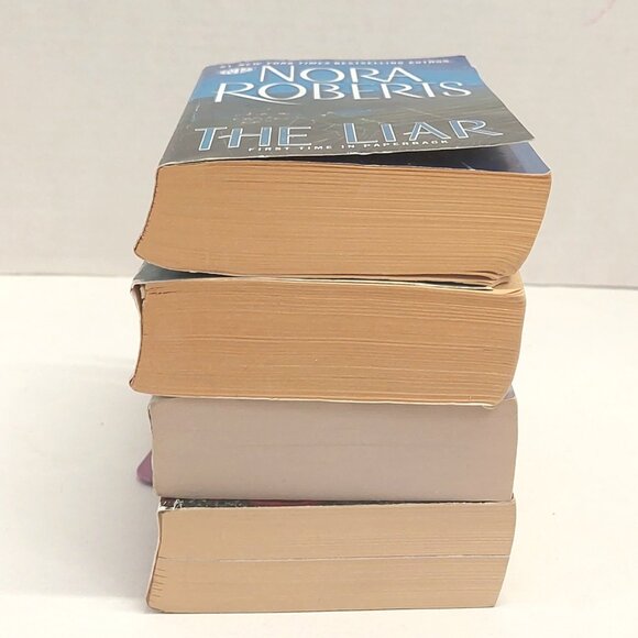 Lot of 4 Nora Roberts Paperback Books - Picture 2 of 6